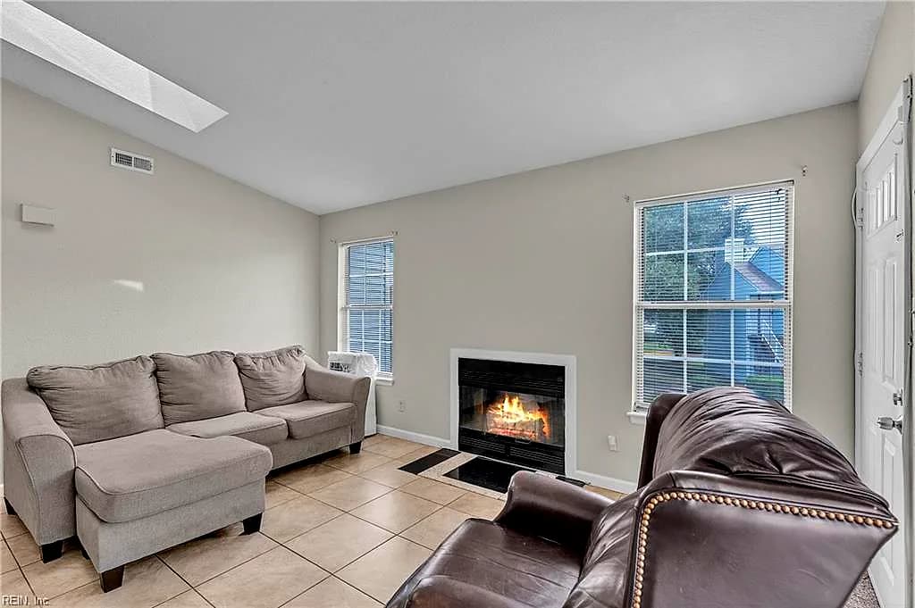 433 Shelter DR, VIRGINIA BEACH VA 23462 - Photo 4