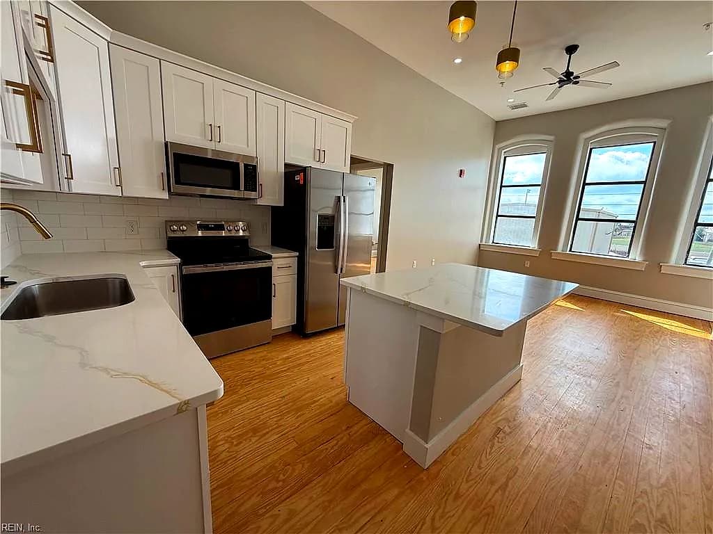 332 34th ST #211, NEWPORT NEWS VA 23607 - Main photo
