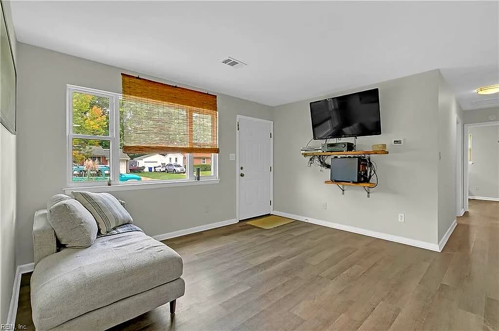 220 Larissa DR, NEWPORT NEWS VA 23601 thumb 9