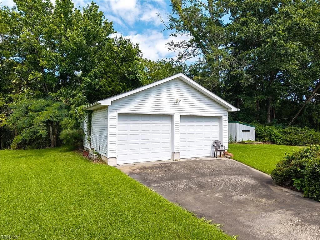 105 Avery DR, SHILOH NC 27974 - Photo 4