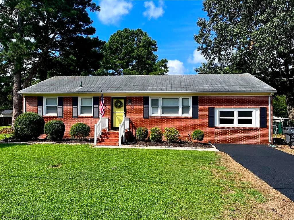 1112 Wilson RD, SMITHFIELD VA 23430 - Main photo