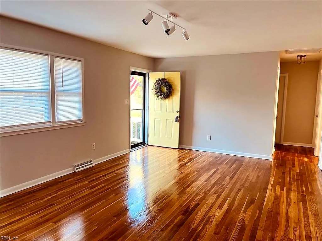 1112 Wilson RD, SMITHFIELD VA 23430 - Photo 3
