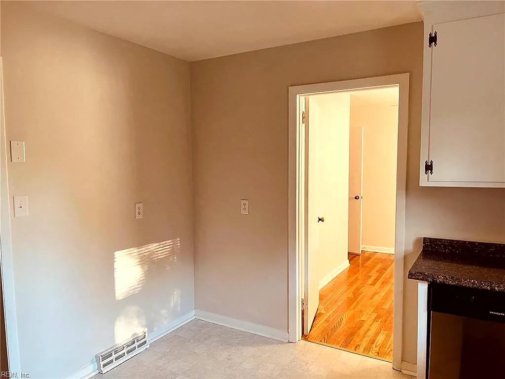 1112 Wilson RD, SMITHFIELD VA 23430 thumb 6