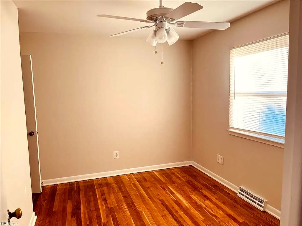 1112 Wilson RD, SMITHFIELD VA 23430 thumb 7