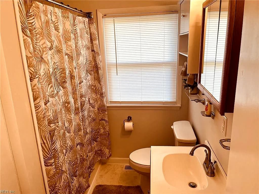 1112 Wilson RD, SMITHFIELD VA 23430 thumb 9