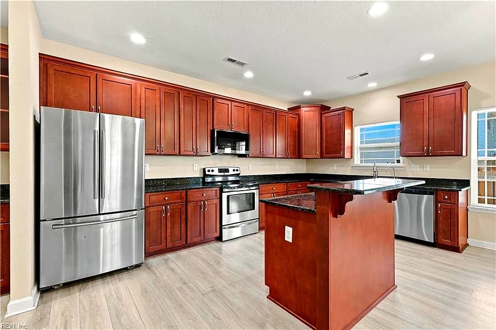 319 Maplewood ST, HAMPTON VA 23669 thumb 10