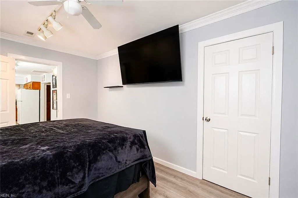 752 Old Oyster Point RD, NEWPORT NEWS VA 23602 thumb 11