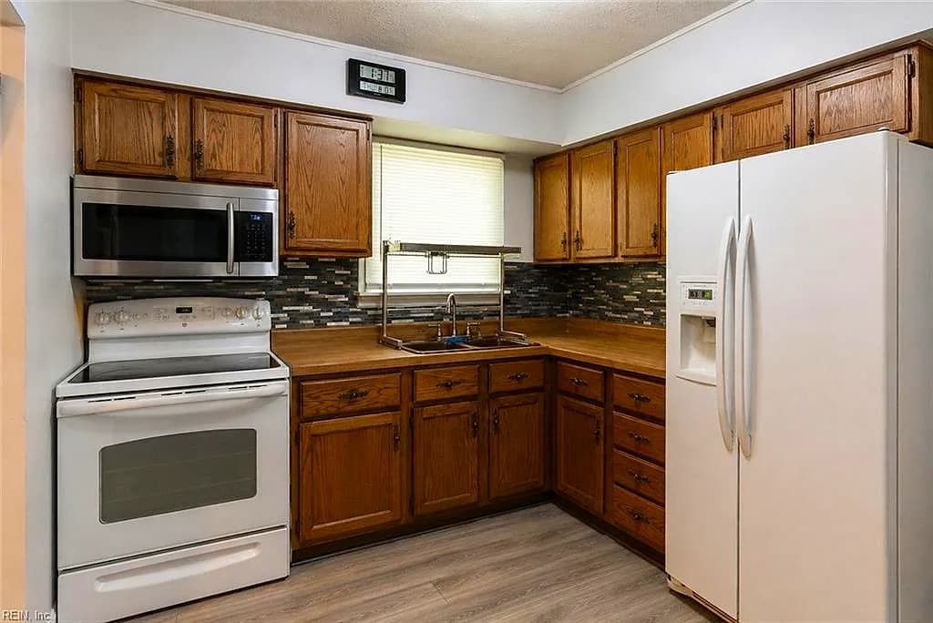 752 Old Oyster Point RD, NEWPORT NEWS VA 23602 thumb 8
