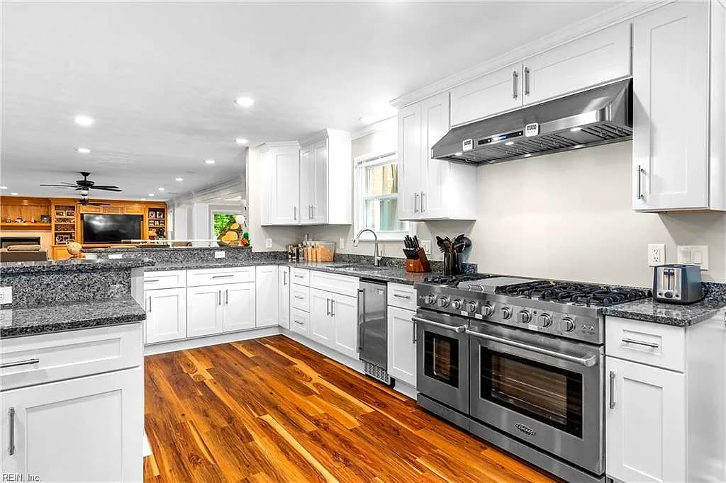 641 Ravenwoods DR, CHESAPEAKE VA 23322 thumb 6