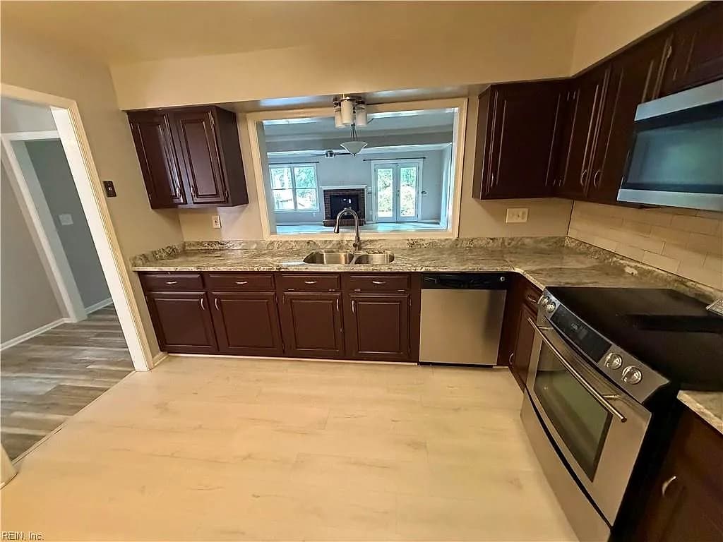 502 Kempsville Greens CT, VIRGINIA BEACH VA 23462 - Photo 4
