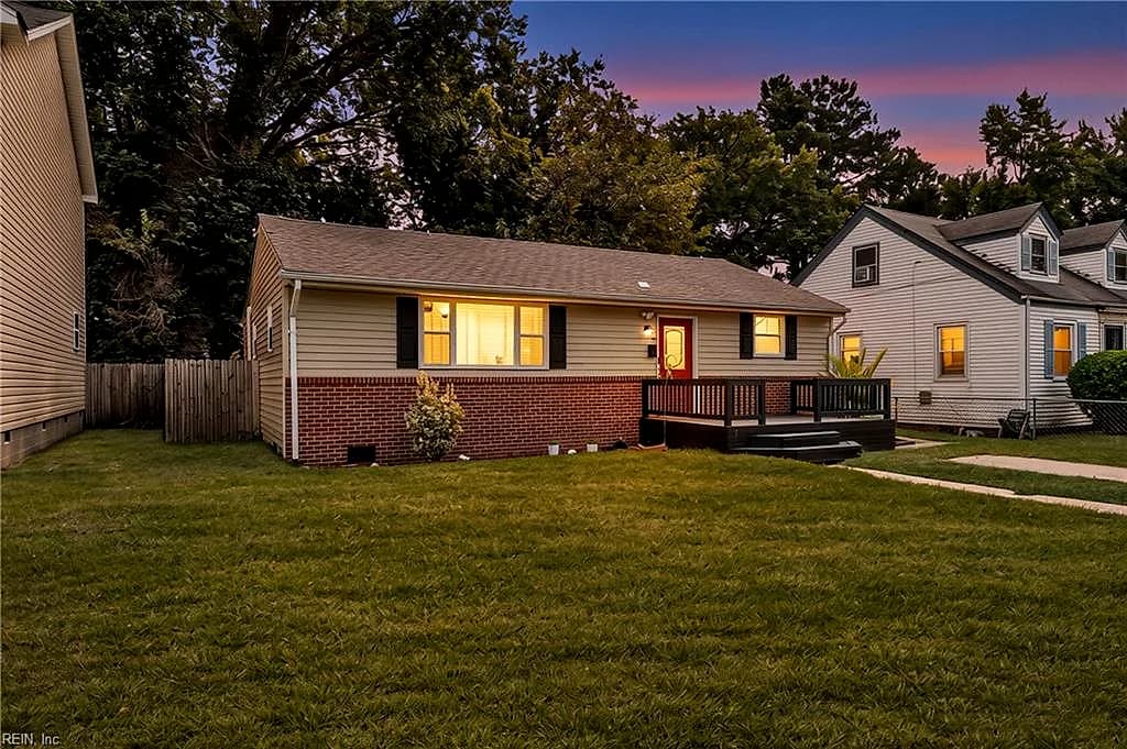 2015 Camden AVE, PORTSMOUTH VA 23704 - Photo 2