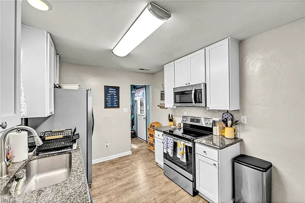 2015 Camden AVE, PORTSMOUTH VA 23704 - Photo 3