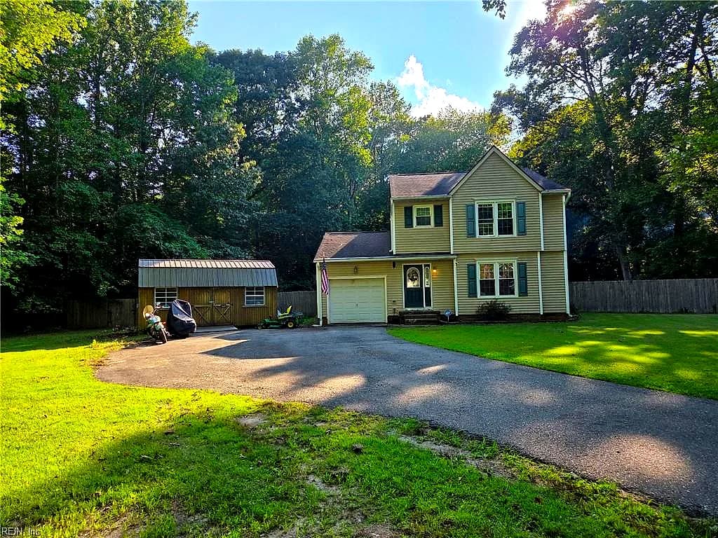 8174 Lord Fairfax CIR, GLOUCESTER VA 23061 - Photo 2