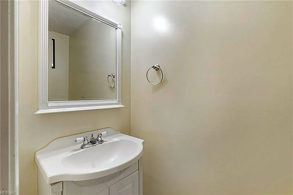 8174 Lord Fairfax CIR, GLOUCESTER VA 23061 thumb 8
