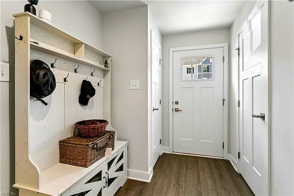 110 Pocosin PATH, POQUOSON VA 23662 - Photo 4
