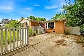 616 Powhatan PW, HAMPTON VA 23661 - Photo 4