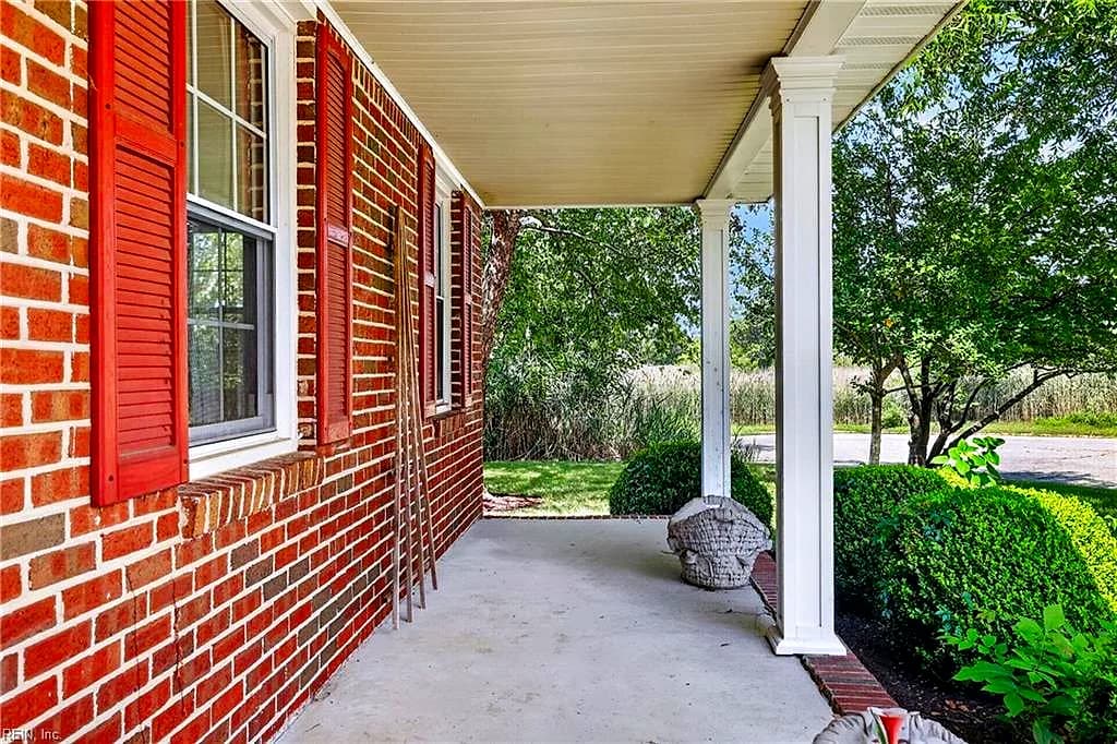 5829 Lancelot DR, VIRGINIA BEACH VA 23464 - Photo 3