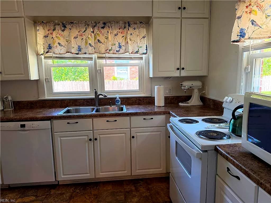 318 Tareyton LN, PORTSMOUTH VA 23701 thumb 12