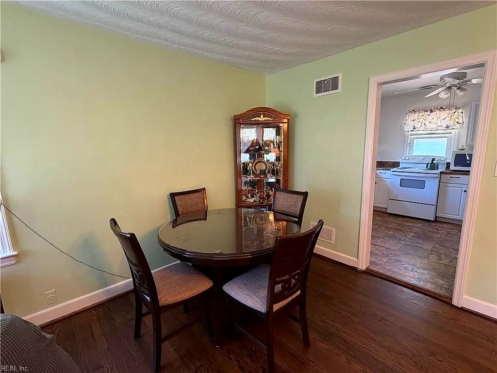 318 Tareyton LN, PORTSMOUTH VA 23701 thumb 8