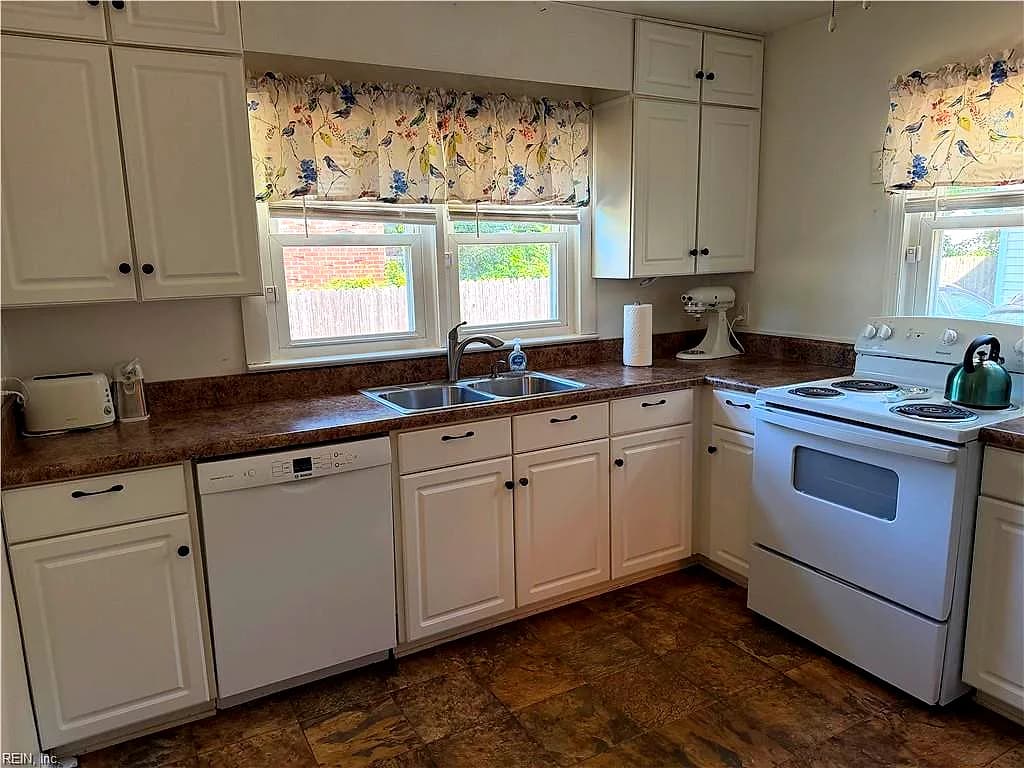 318 Tareyton LN, PORTSMOUTH VA 23701 thumb 10