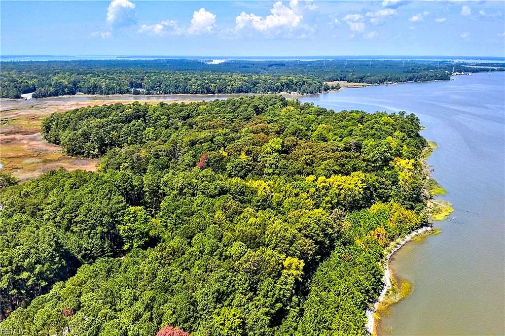 270 Lawnes Neck DR, SMITHFIELD VA 23430 thumb 9