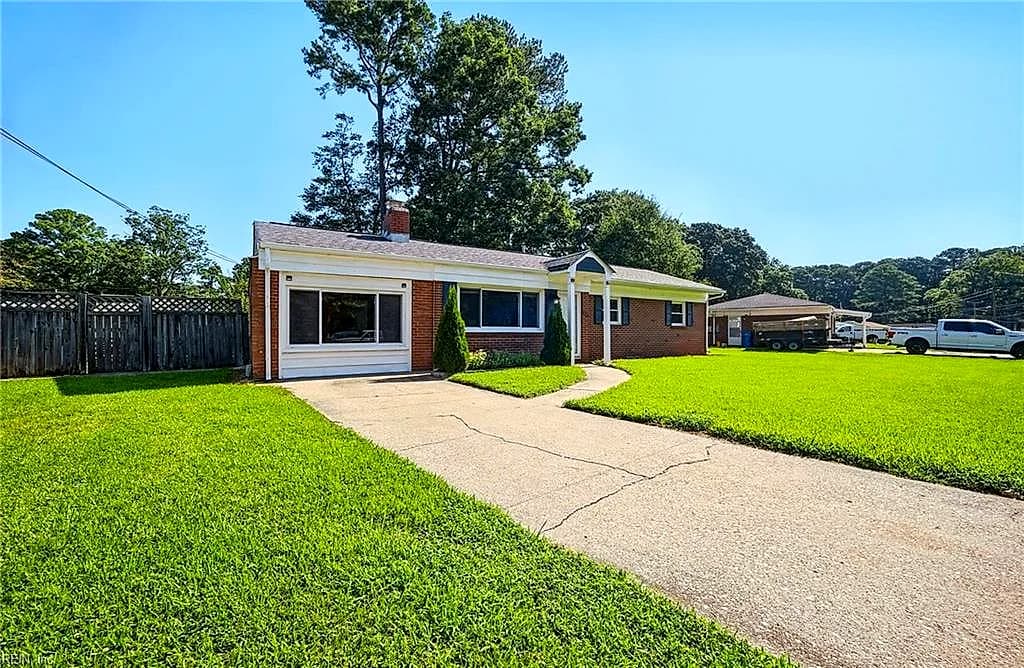 313 Sparrow RD, CHESAPEAKE VA 23325 - Photo 4