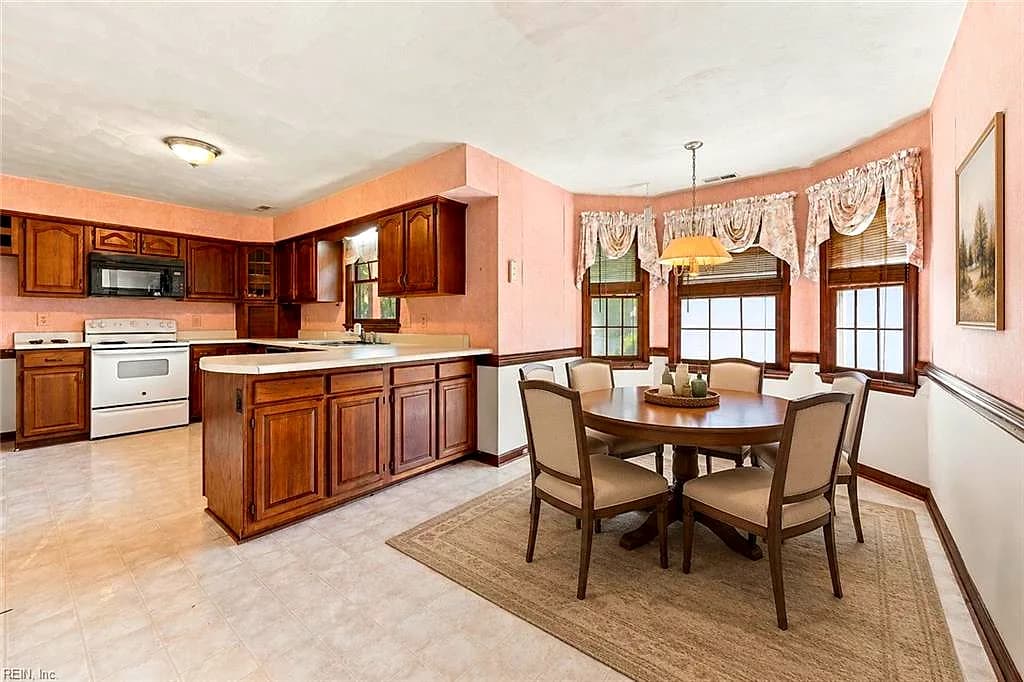 1800 Clearwater CT, NEWPORT NEWS VA 23602 thumb 6
