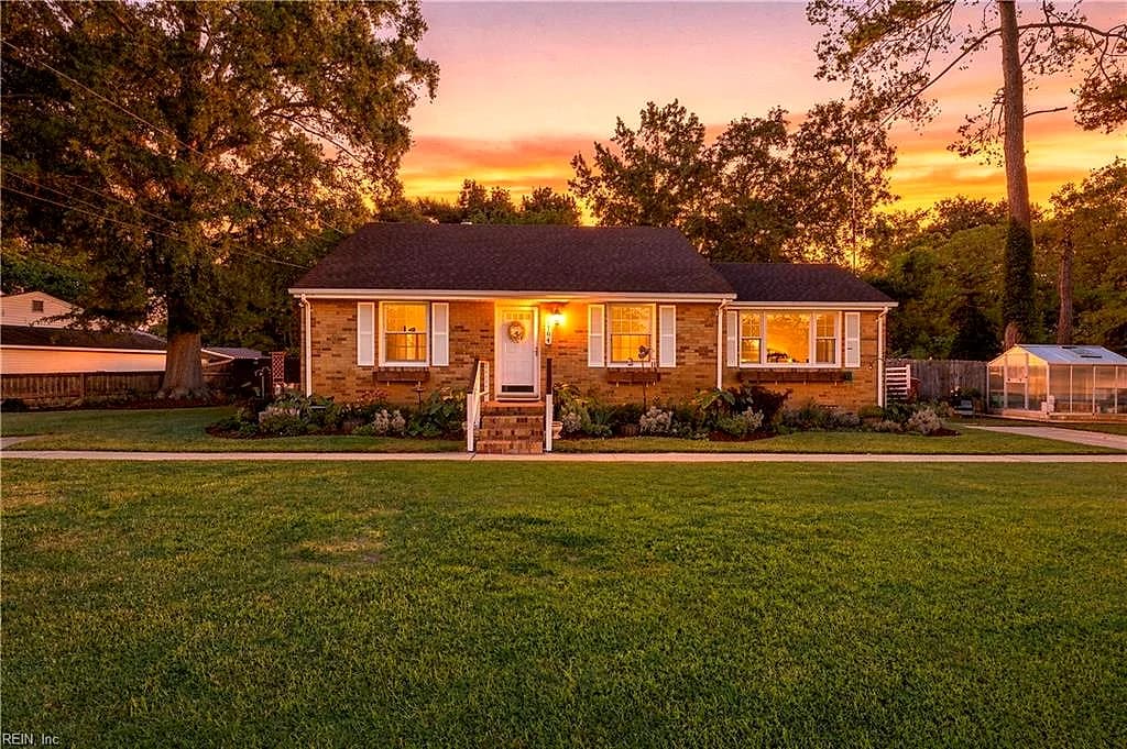 2704 Misty Point RD, CHESAPEAKE VA 23323 - Photo 2