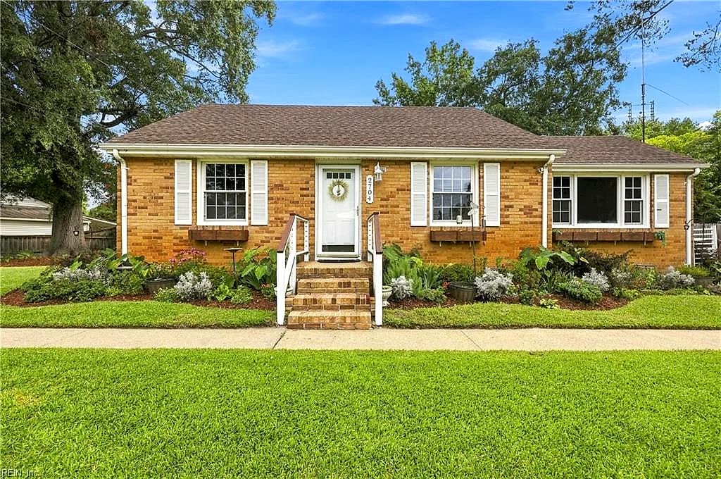 2704 Misty Point RD, CHESAPEAKE VA 23323 - Photo 3