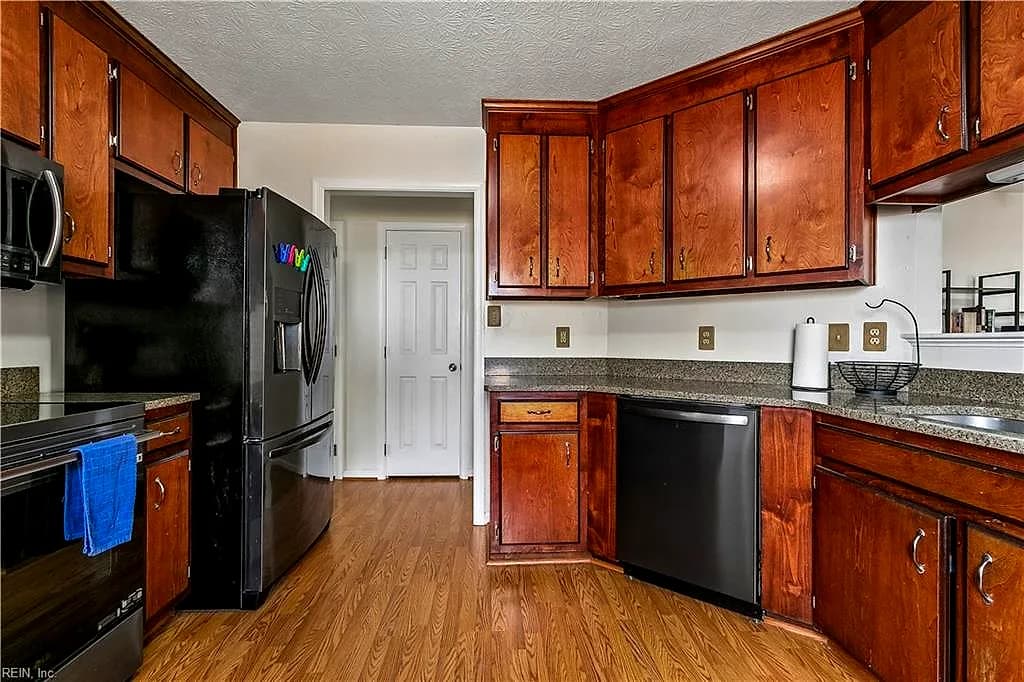 402 Westview DR, HAMPTON VA 23666 thumb 12