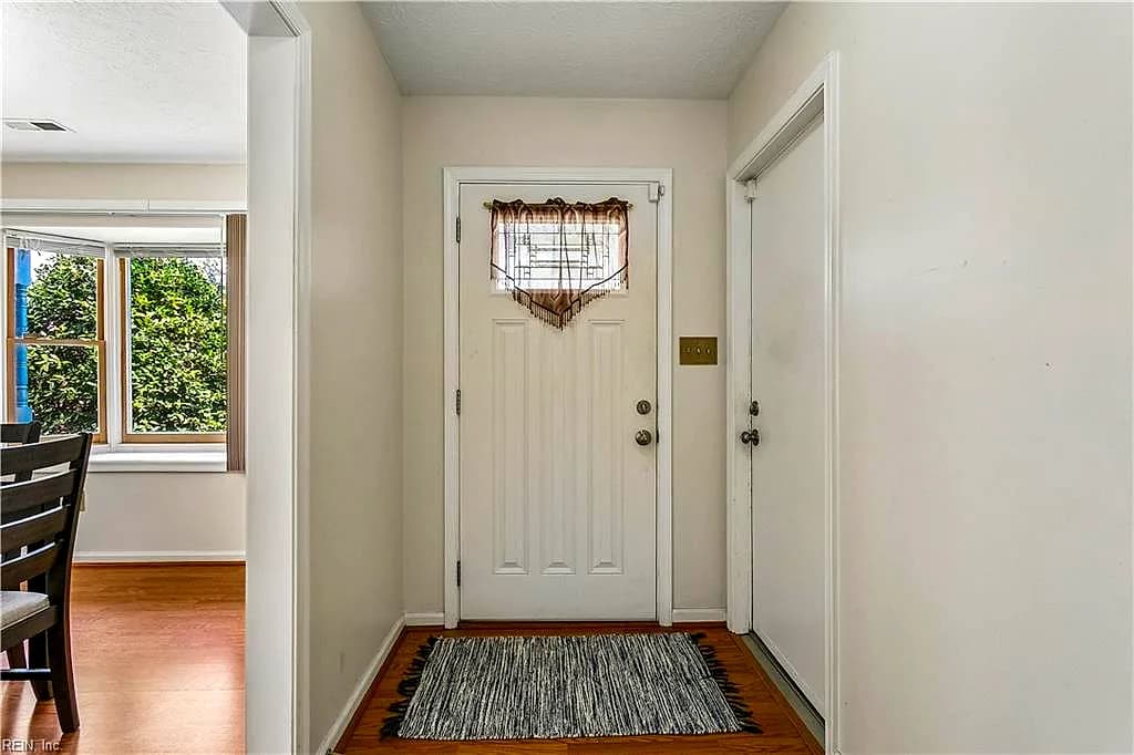 402 Westview DR, HAMPTON VA 23666 thumb 7
