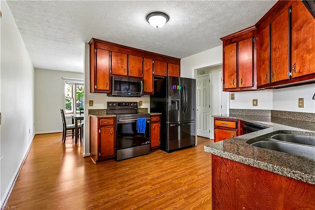 402 Westview DR, HAMPTON VA 23666 thumb 10