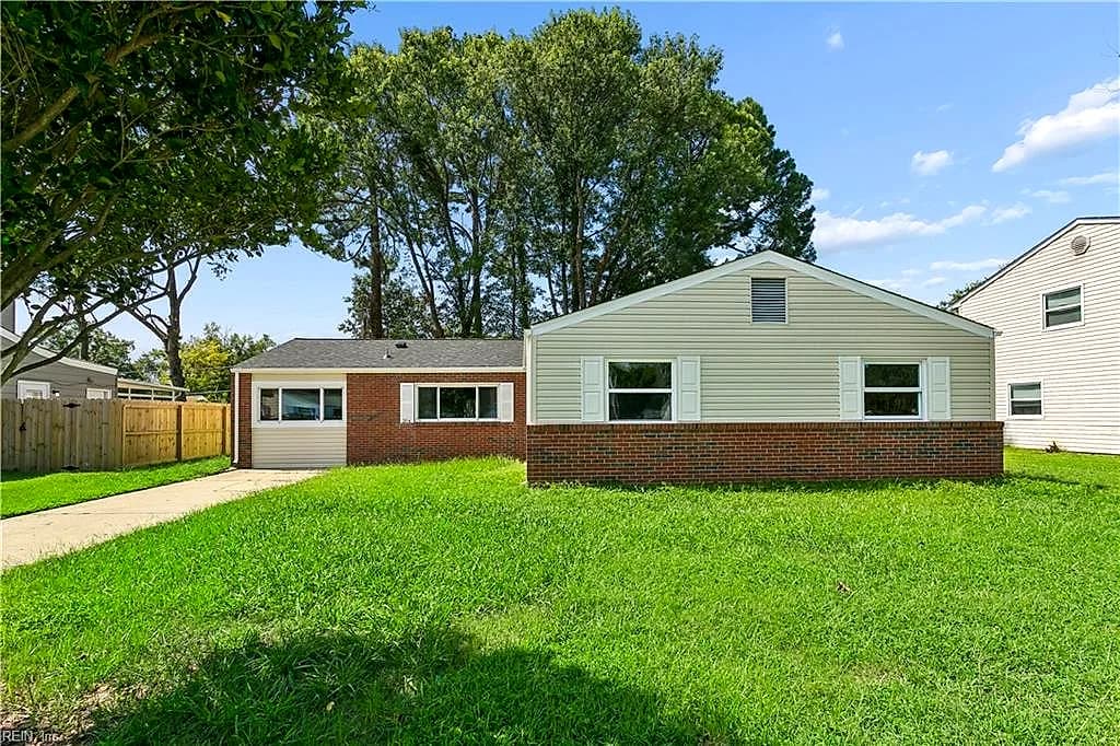 204 Greenwell DR, HAMPTON VA 23666 - Photo 2