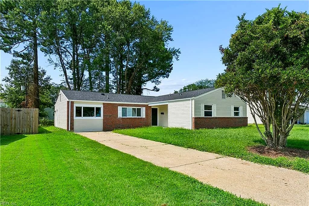 204 Greenwell DR, HAMPTON VA 23666 - Photo 3