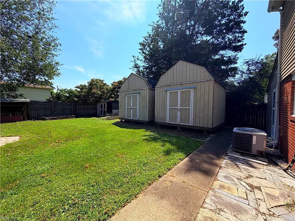 556 Caren DR, VIRGINIA BEACH VA 23452 - Photo 3