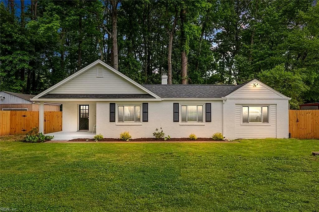 112 Oak ST, YORKTOWN VA 23693 - Photo 3