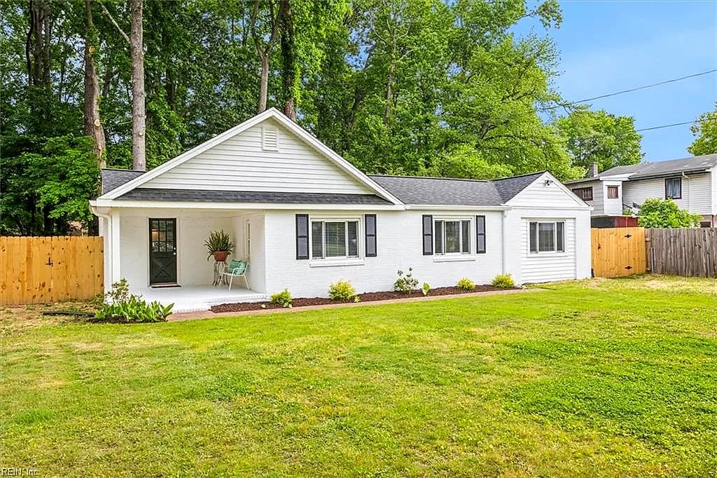112 Oak ST, YORKTOWN VA 23693 - Photo 4