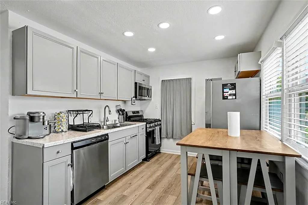 1126 E Balview AVE, NORFOLK VA 23503 - Photo 4