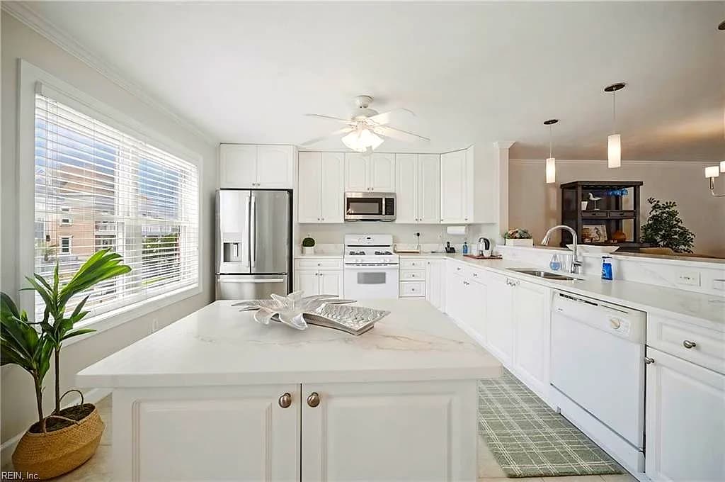 410 Pinewell DR, NORFOLK VA 23503 thumb 10