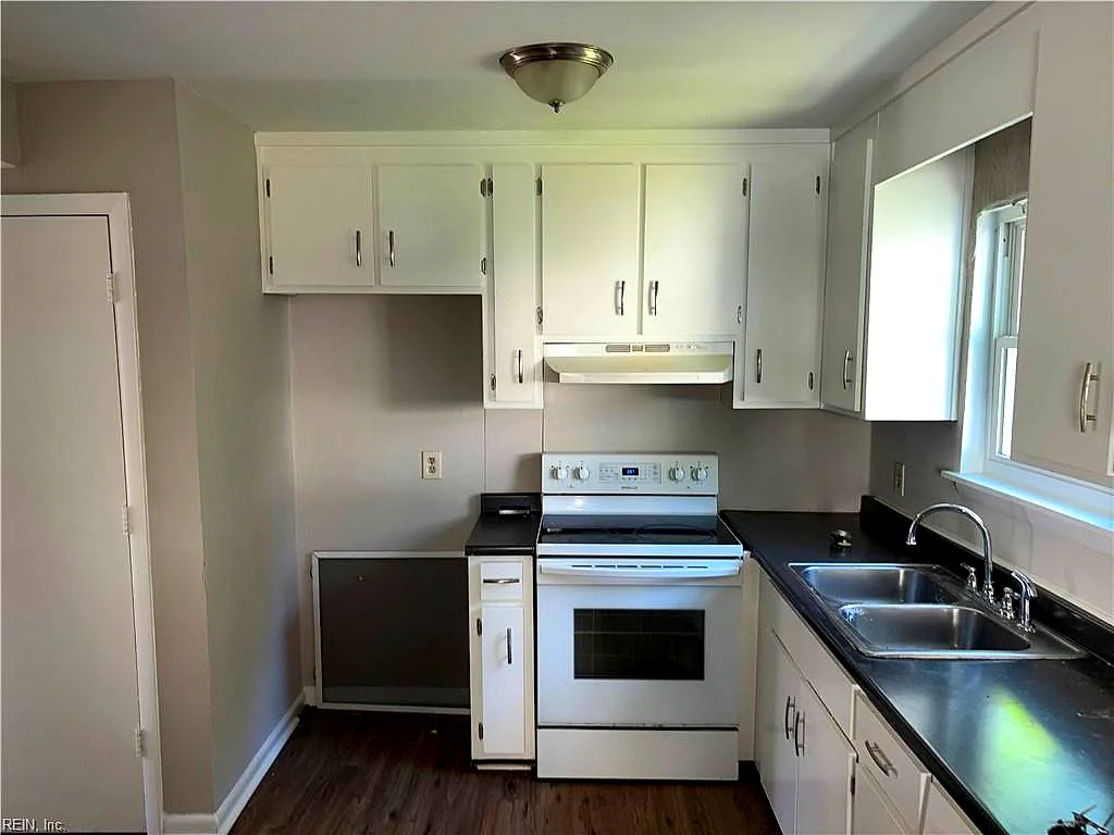 857 28 ST, NEWPORT NEWS VA 23607 - Photo 4