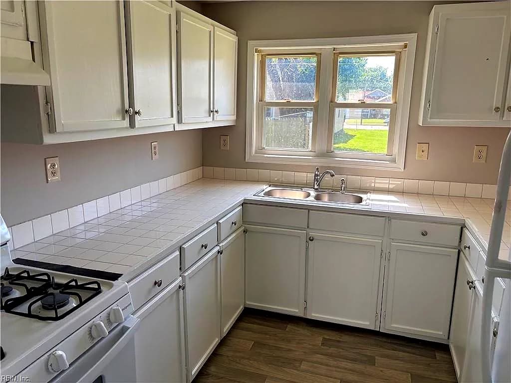 1112 36 ST, NEWPORT NEWS VA 23607 thumb 7