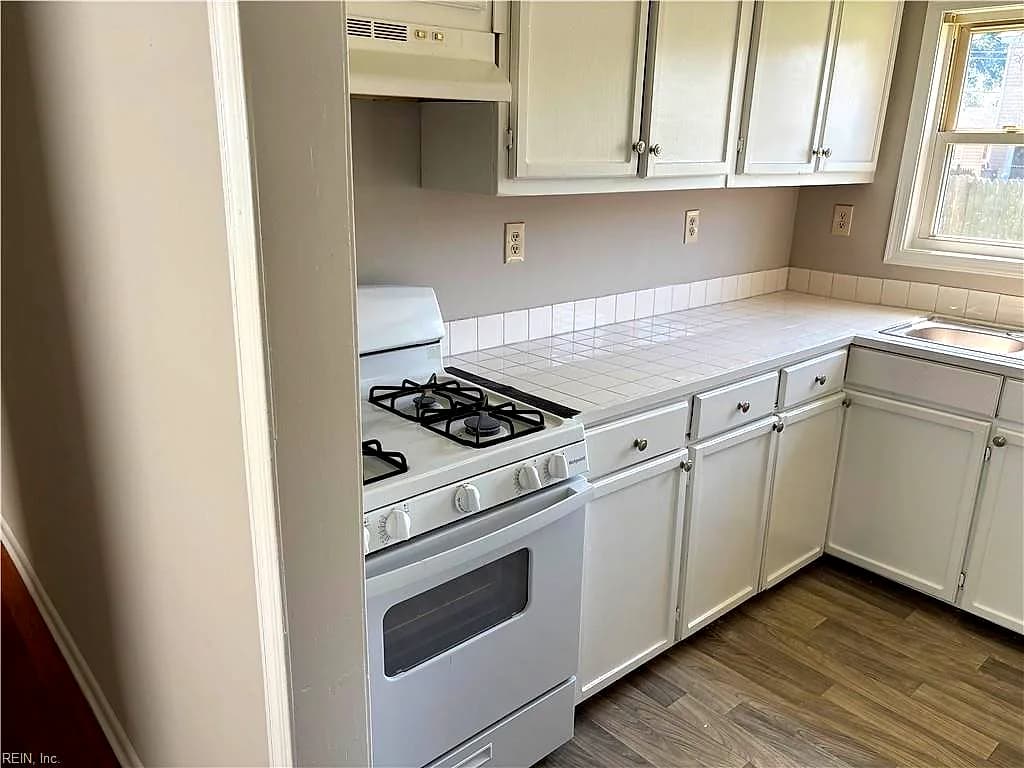 1112 36 ST, NEWPORT NEWS VA 23607 thumb 8