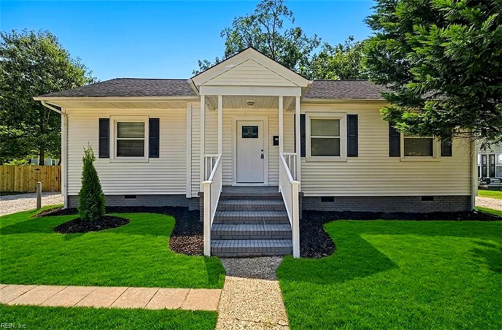 65 Cavalier RD, HAMPTON VA 23669 - Main photo