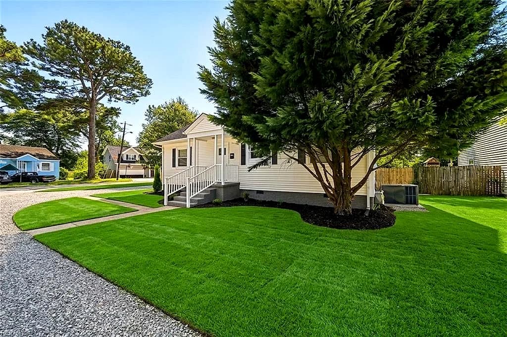 65 Cavalier RD, HAMPTON VA 23669 - Photo 5