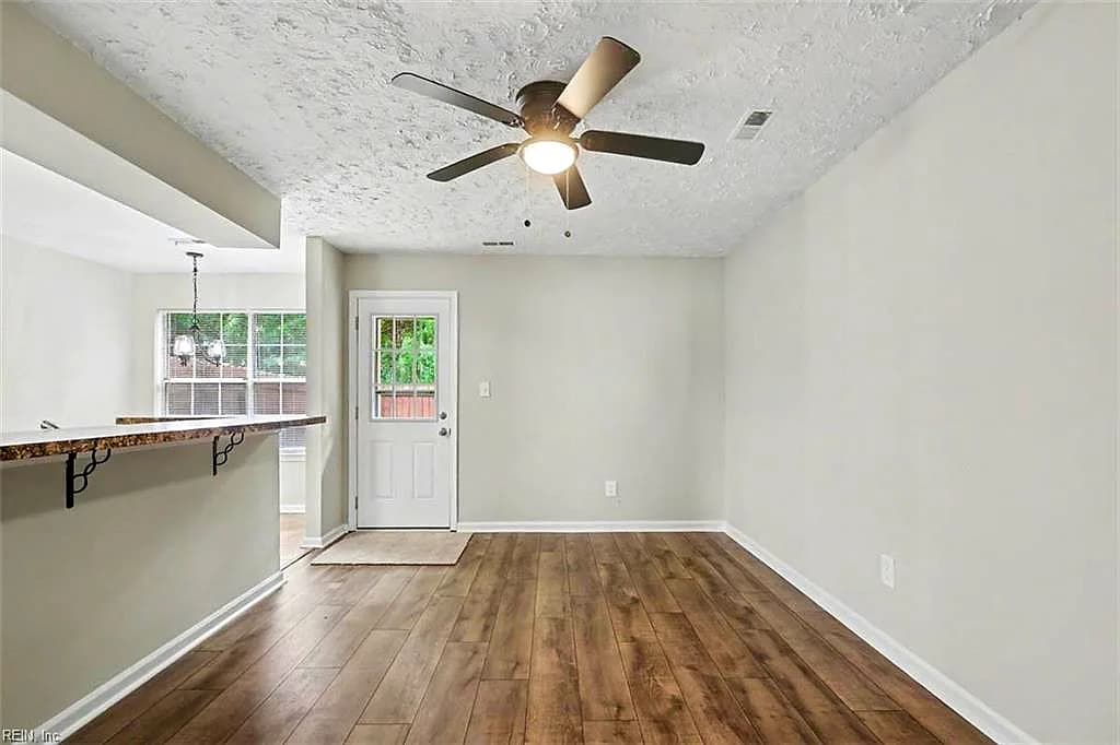 37 S Gawain WAY, HAMPTON VA 23669 thumb 12