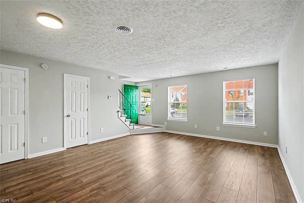 37 S Gawain WAY, HAMPTON VA 23669 thumb 9