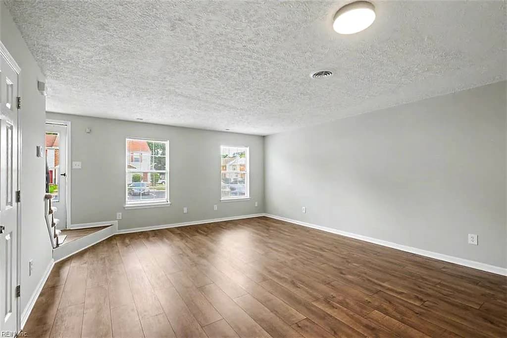 37 S Gawain WAY, HAMPTON VA 23669 thumb 10