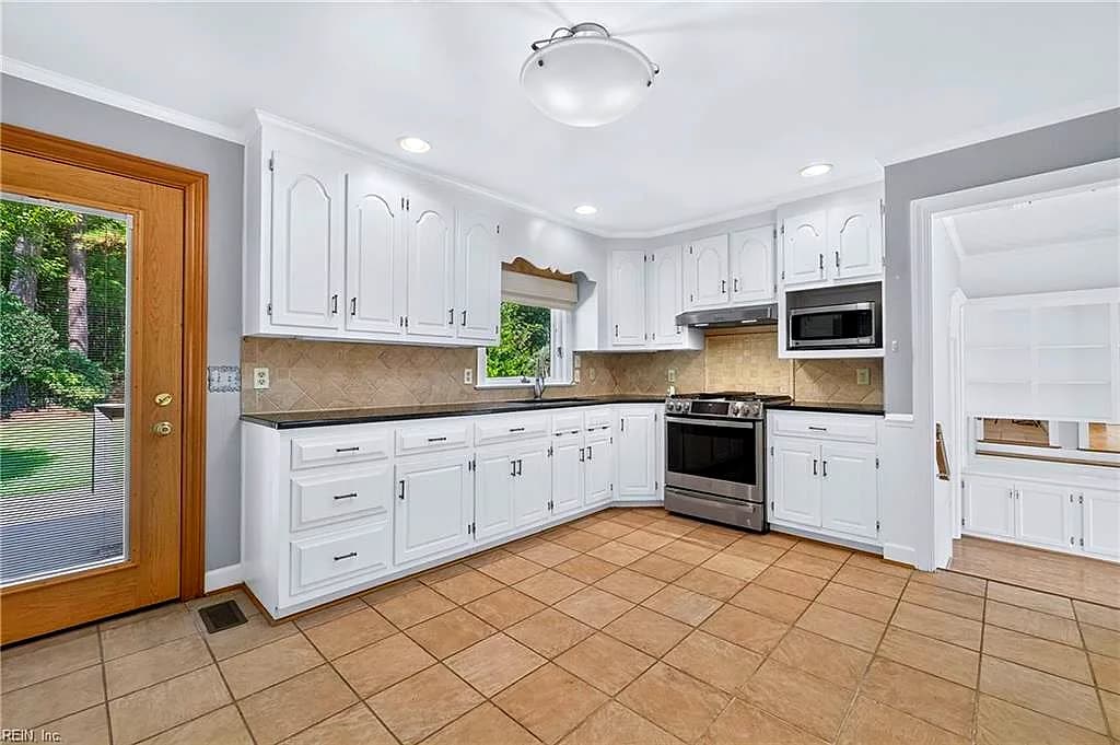 2544 Drum Creek RD, CHESAPEAKE VA 23321 thumb 10