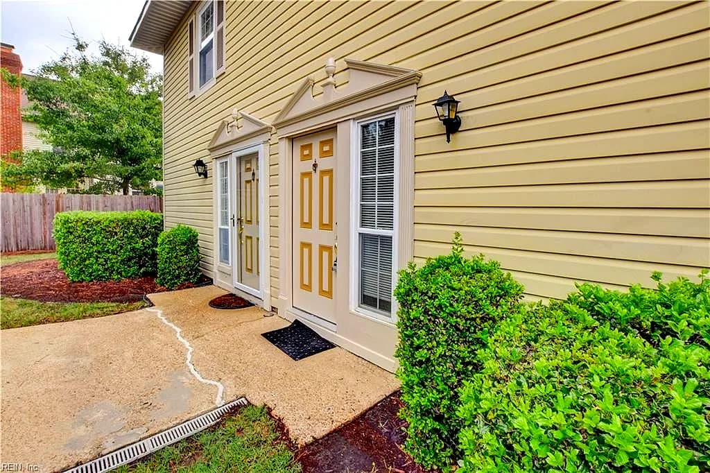 604 Oleander CIR, VIRGINIA BEACH VA 23464 - Photo 4