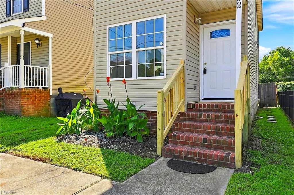 102 Ford ST, CHESAPEAKE VA 23323 - Photo 2